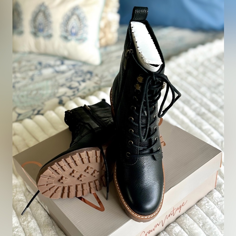🔥NEW WITH TAGS - REAL LEATHER Boots 🥾 - Picture 10 of 14